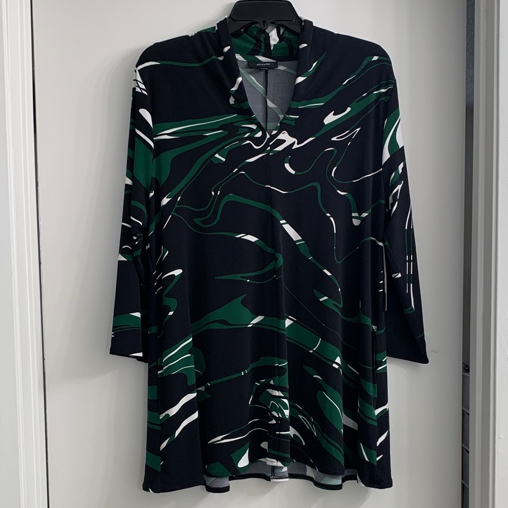 NWT - Alfani Green and Black Patterned Top - L